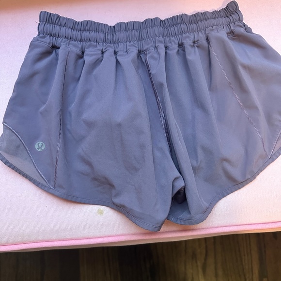 lululemon hotty hot short - Picture 2 of 4